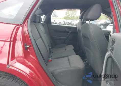 2010 Ford Focus Se z USA, uszkodzony, nr VIN 1FAHP3FN0AW203770